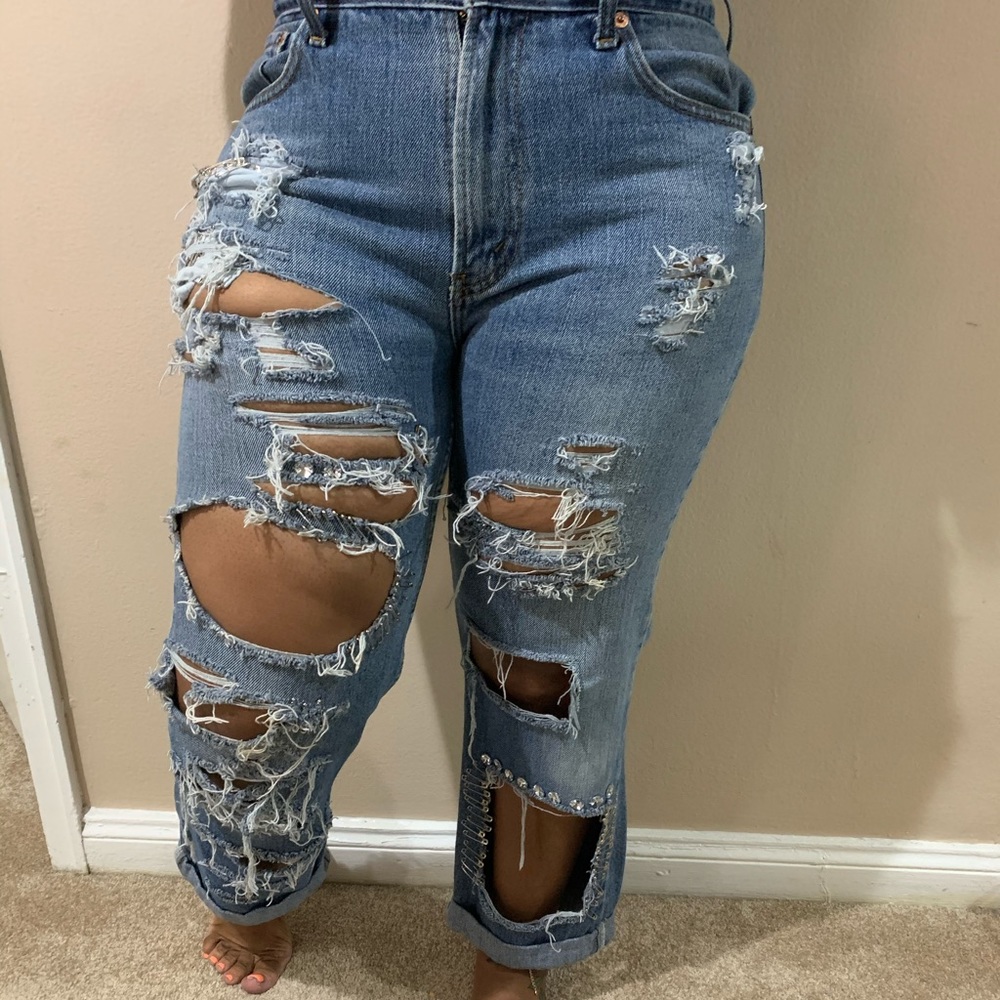 Boutique distressed embellished Levi Jeans
